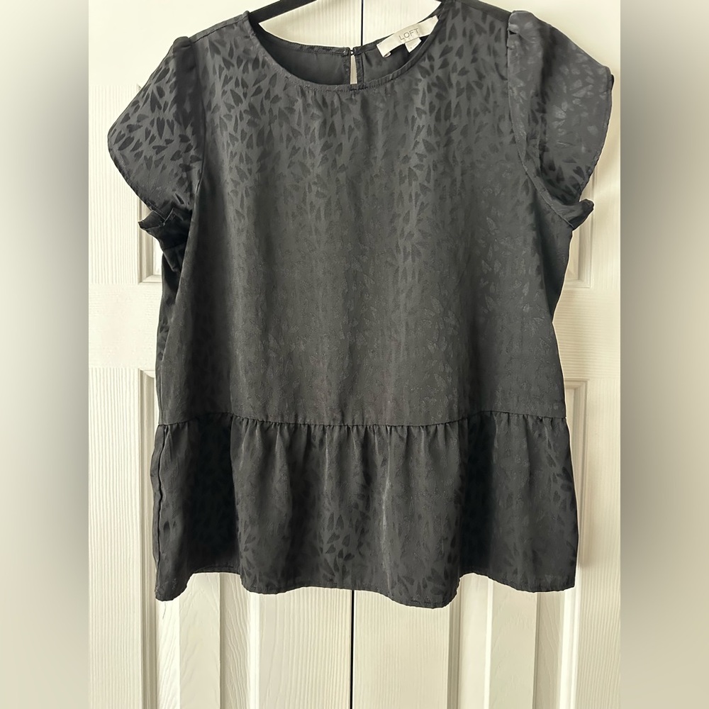 Loft Black Peplum, Tulip Short Sleeve Blouse
Sz S
Excellent Condition